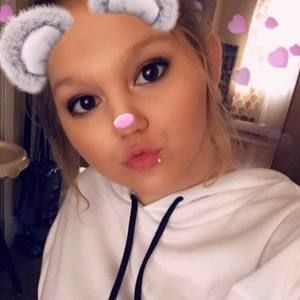 Meet your Posher, Cecilia